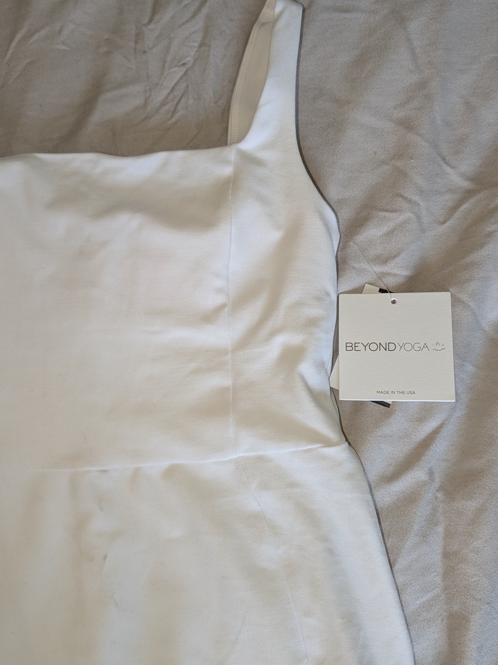 BEYOND YOGA White Performance Tank Top - Soft Stretch Fabric